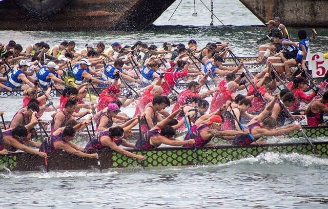 hong-kong-dragon-boat-races-victoria-harbour