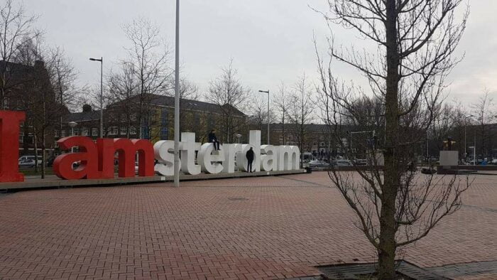! Amsterdam, Holland, det smarte slogan for byen lever stadig