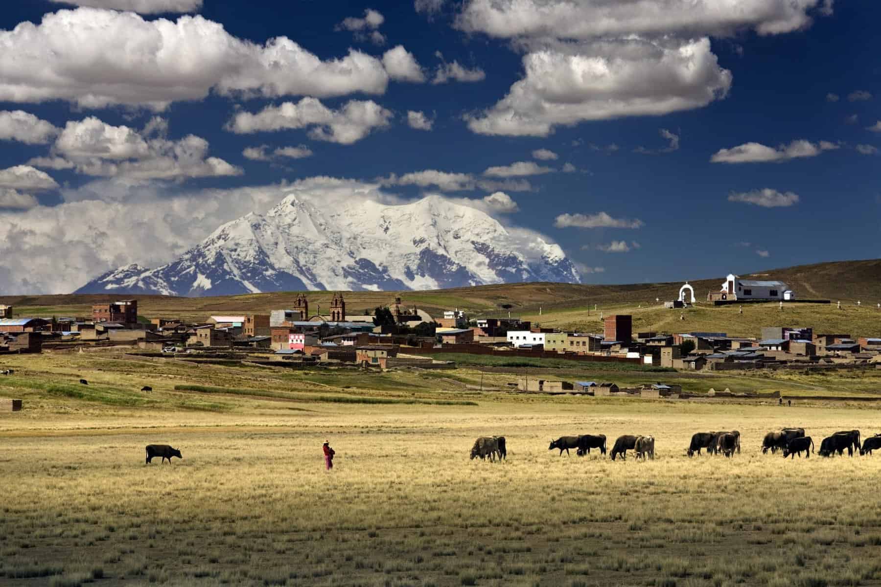 Højsletten i Andesbjergene: derfor hjælper din form dig ikke på Altiplano 1 Bjerget Illimani over højsletten i Bolivia