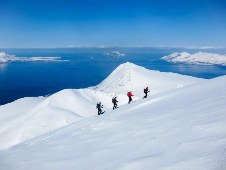 Skiferie i Norge. Randonee skiing in Lyngen, Norway