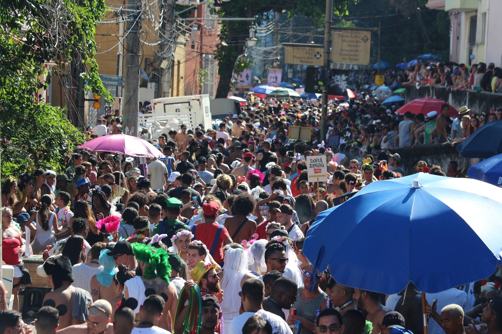 Brazilian Carnival i Rio de Janeiro for millioner af glade mennesker